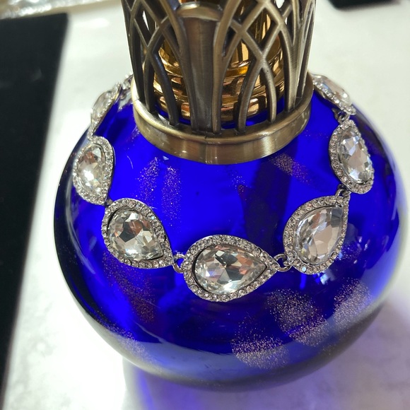 Pear shaped clear crystal Tennis bracelet 8 stones set in Silvertone plated 7-9” - Picture 4 of 5